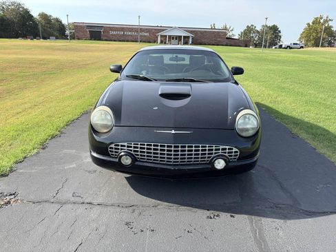 Used 2002 Ford Thunderbird RWD image 4