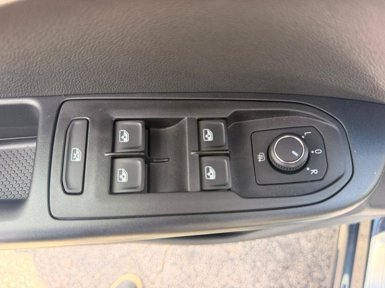 Used 2026 Volkswagen Taos SE FWD image 29