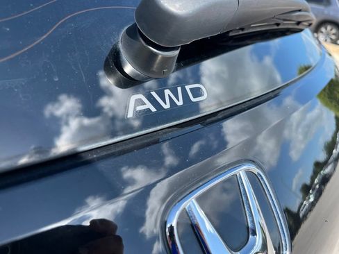 Certified 2025 Honda HR-V EX-L image 9
