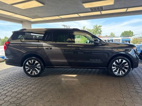 Used 2025 Ford Expedition Max Platinum w/ Driver's Package AWD/4WD image 5