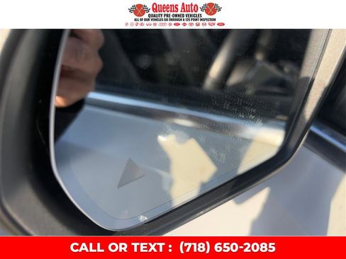 Used 2021 Mercedes-Benz GLB 250 4MATIC w/ Premium Package image 37