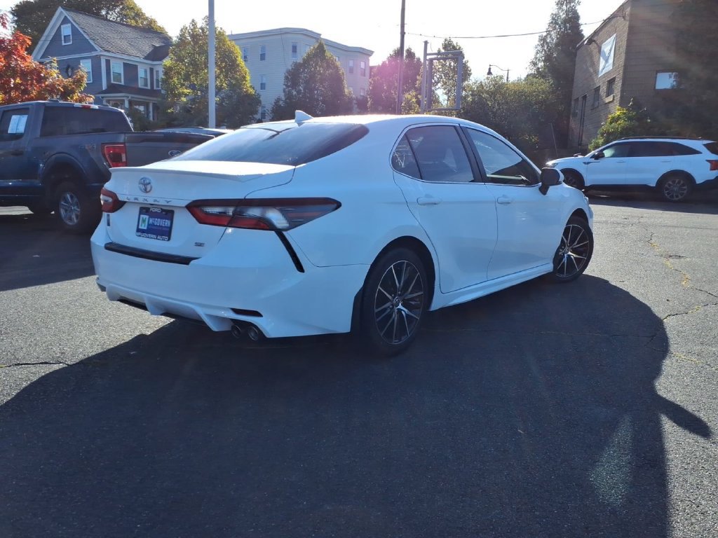 Used 2022 Toyota Camry SE w/ Cold Weather Package FWD image 6