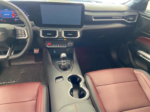 Used 2025 Ford Mustang GT Premium RWD image 18