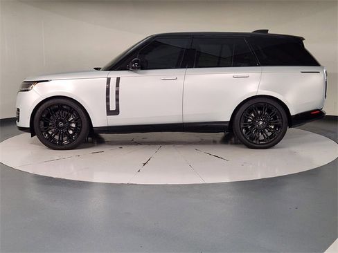 Used 2023 Land Rover Range Rover SE image 5