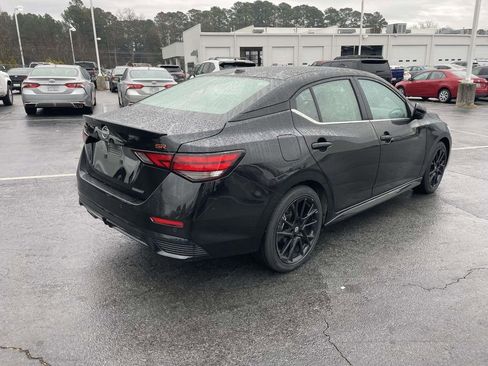 Used 2025 Nissan Sentra SR w/ Midnight Edition image 10