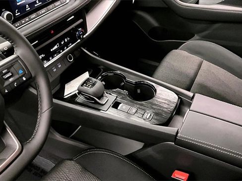 New 2025 Nissan Rogue SV image 8