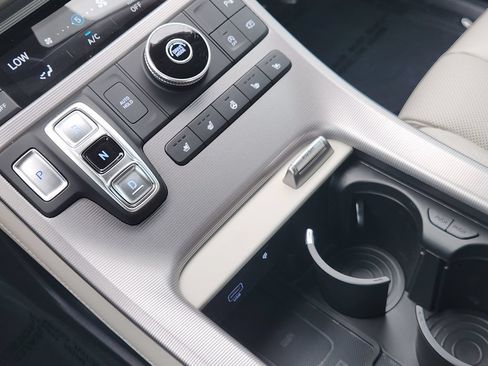 Certified 2025 Hyundai Palisade Calligraphy FWD image 20