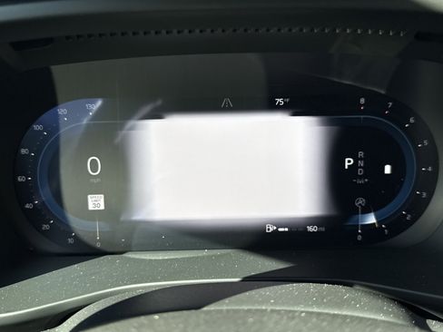 Used 2025 Volvo XC40 B5 Core image 16