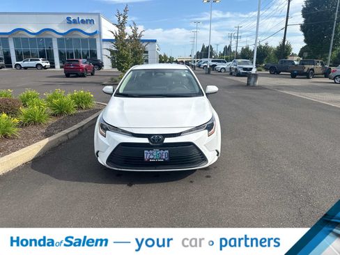 Used 2023 Toyota Corolla LE FWD image 6
