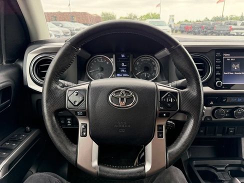 Used 2021 Toyota Tacoma TRD Sport AWD/4WD image 31