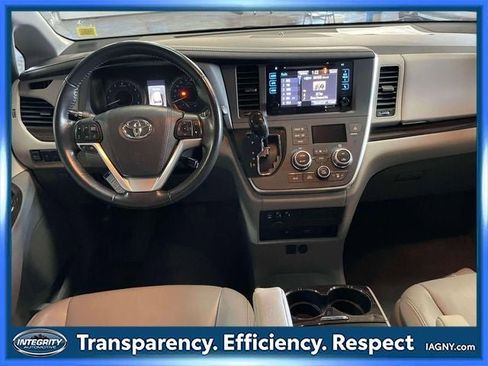 Used 2015 Toyota Sienna XLE Premium w/ Four Season Floor Mat Package image 14
