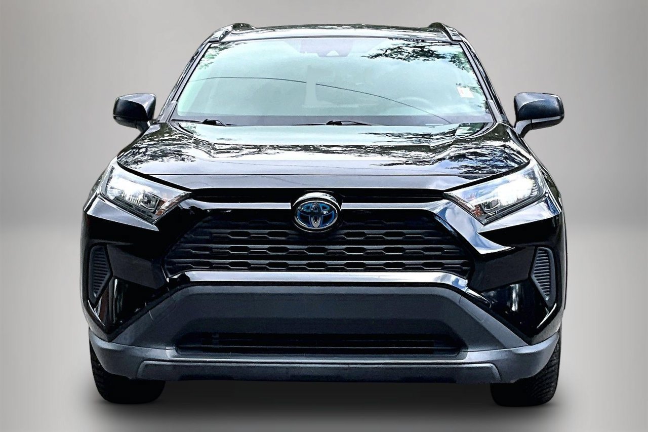 Used 2020 Toyota RAV4 LE AWD/4WD image 3