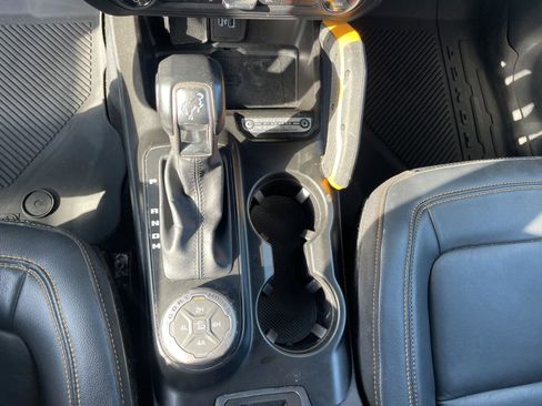 Used 2022 Ford Bronco Badlands image 21