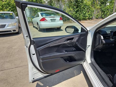 Used 2025 Toyota Camry LE FWD image 11