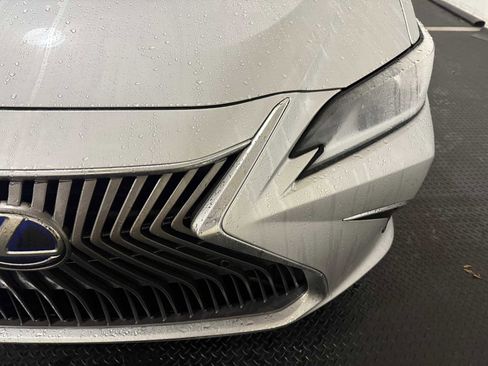 Used 2020 Lexus ES 300h image 5