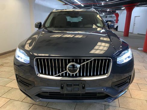 Used 2022 Volvo XC90 T6 Momentum w/ Climate Package image 4
