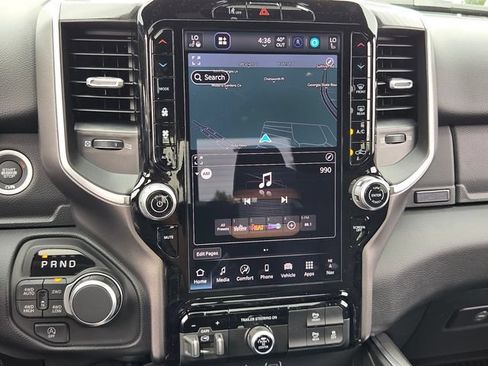 New 2026 RAM 1500 4x4 Crew Cab image 10