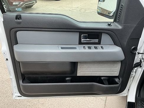 Used 2013 Ford F150 XLT w/ Mid Equipment Group RWD image 16