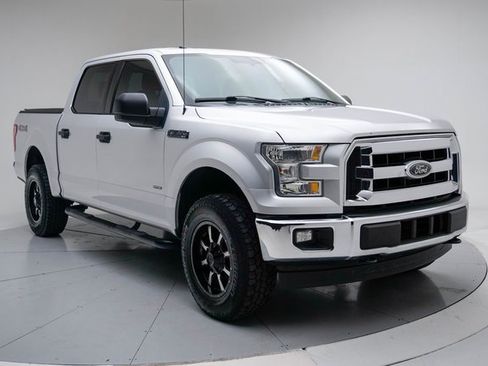 Used 2017 Ford F150 XLT image 10