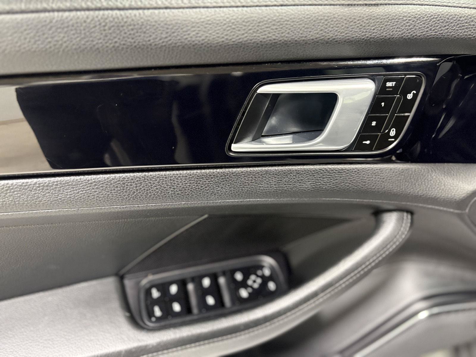 Used 2018 Porsche Panamera 4 AWD/4WD image 23