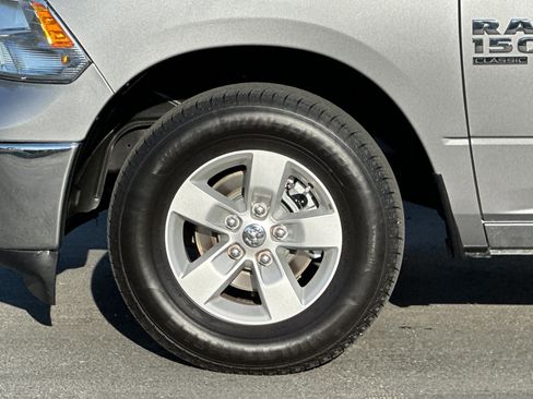 Used 2022 RAM 1500 Classic SLT image 25