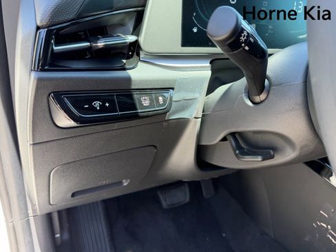 New 2026 Kia Niro LX FWD image 19