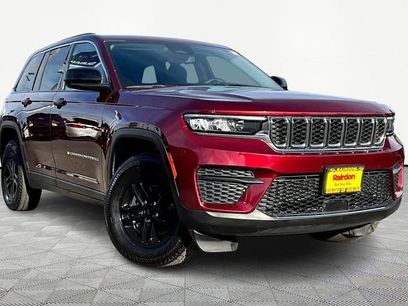 Used 2023 Jeep Grand Cherokee Laredo