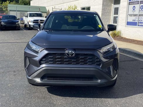 Used 2022 Toyota RAV4 LE FWD image 2