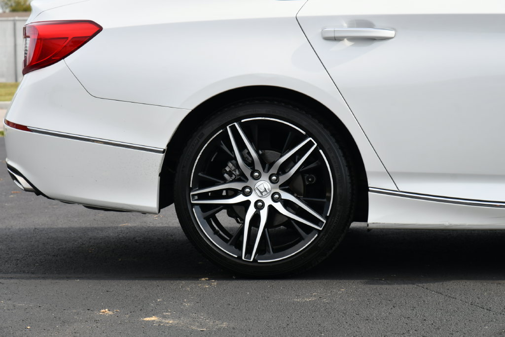 Used 2021 Honda Accord Touring image 10