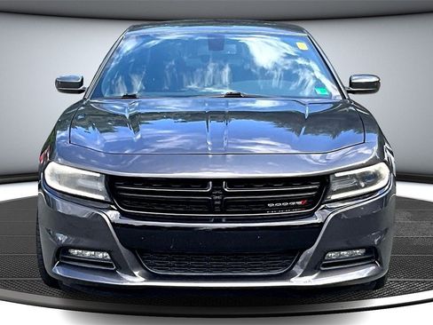 Used 2018 Dodge Charger R/T image 2