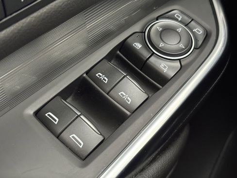 Certified 2025 Cadillac XT4 Premium Luxury image 31