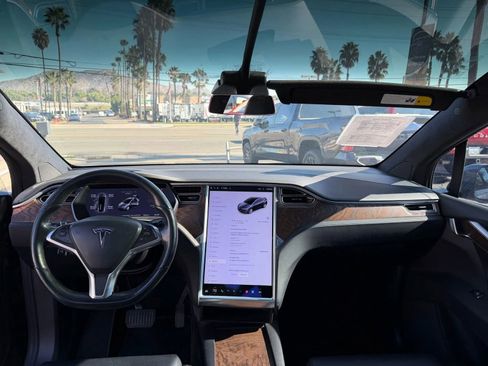 Used 2017 Tesla Model X 100D image 23