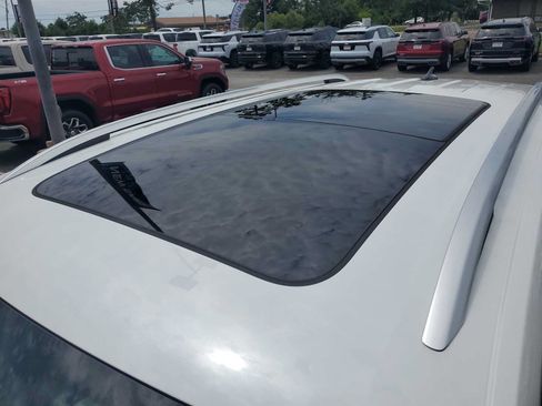 Used 2025 Volkswagen Atlas SEL AWD/4WD image 19