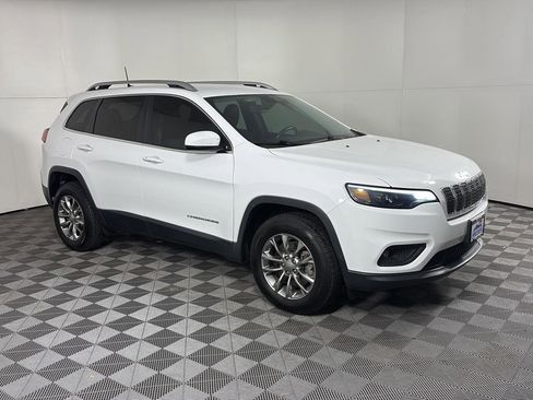 Used 2019 Jeep Cherokee Latitude Plus w/ Comfort/Convenience Group image 1