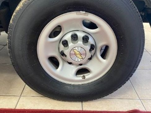 Used 2022 Chevrolet Express 3500 LS image 27