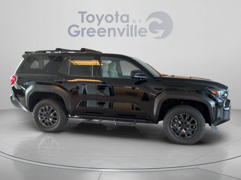 Certified 2025 Toyota 4Runner SR5 AWD/4WD image 7