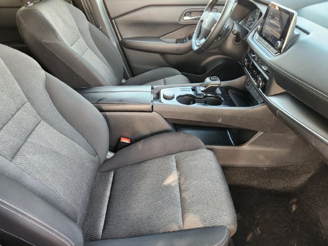 Used 2025 Nissan Rogue SV AWD/4WD image 14