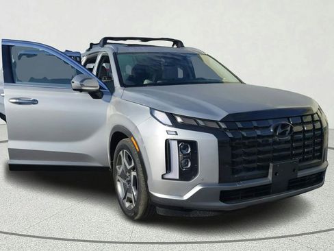 Used 2023 Hyundai Palisade SEL w/ Premium Package AWD/4WD image 8