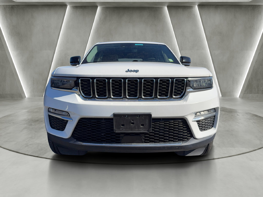 Used 2024 Jeep Grand Cherokee Limited AWD/4WD image 2