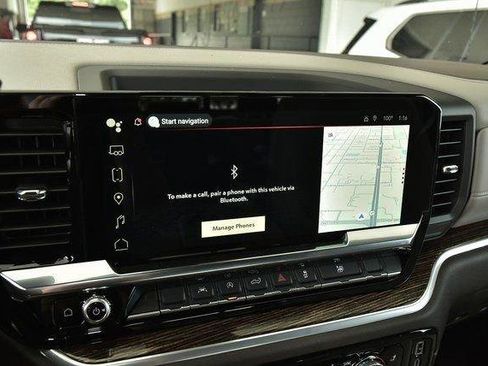 New 2025 GMC Sierra 1500 SLE w/ Preferred Package image 29