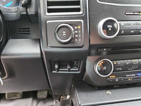 Used 2018 Ford Expedition XL AWD/4WD image 22