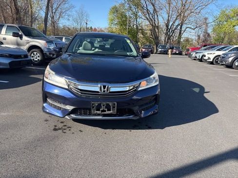 Used 2017 Honda Accord LX image 3