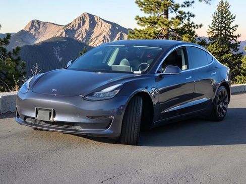 Used 2020 Tesla Model 3 Long Range AWD/4WD image 4