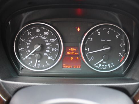 Used 2011 BMW 328i xDrive Sedan w/ Premium Pkg image 10