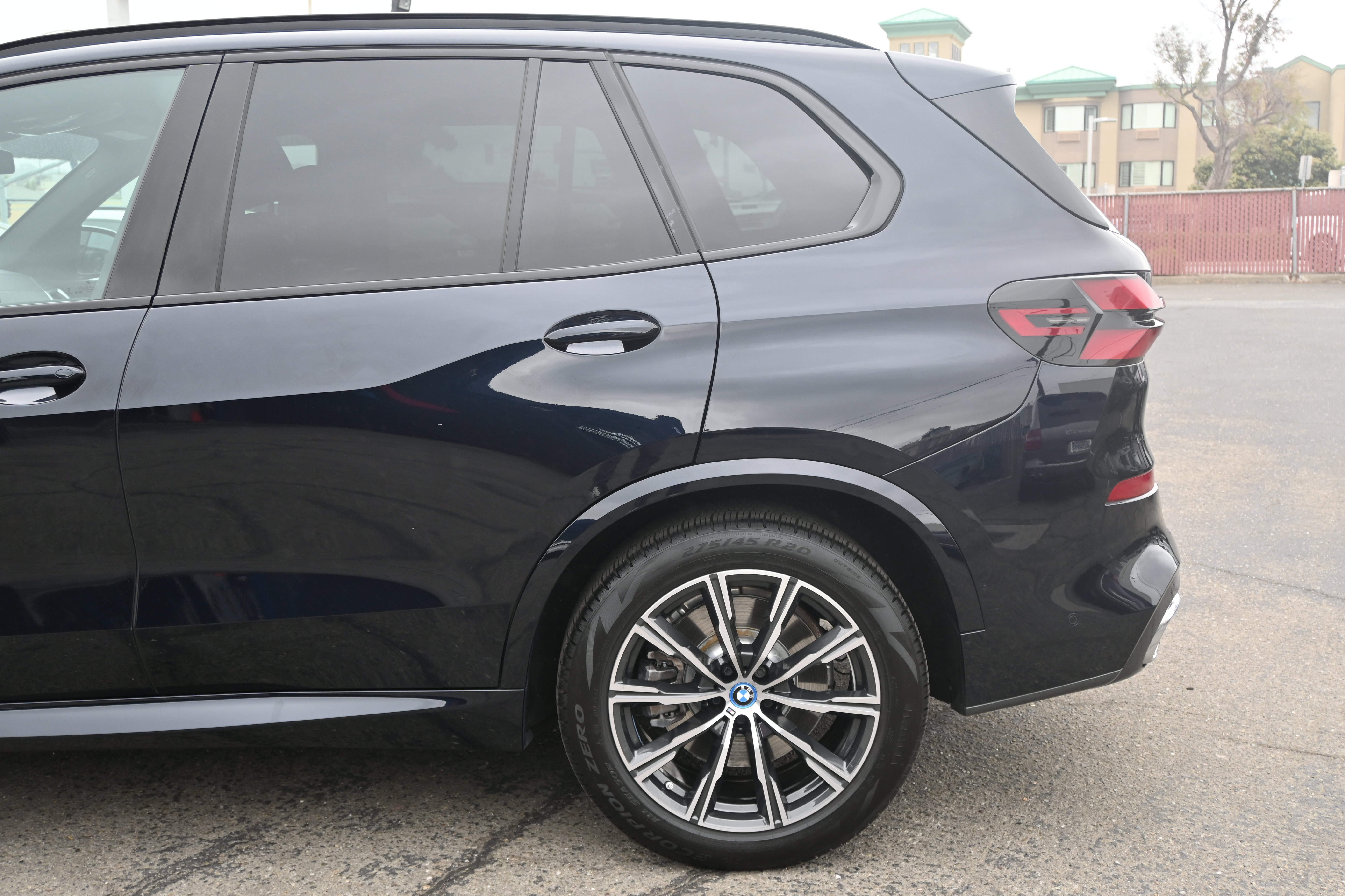 Used 2024 BMW X5 xDrive50e w/ M Sport Package AWD/4WD image 9