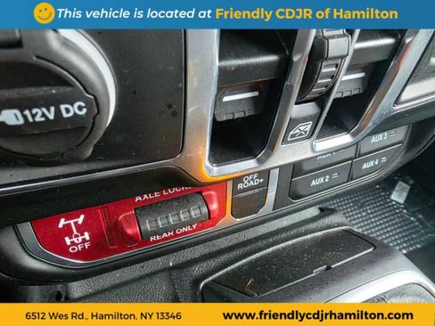 Used 2025 Jeep Wrangler Willys image 14