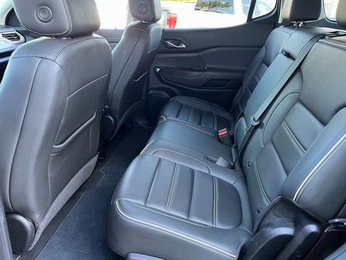 Used 2023 GMC Acadia Denali image 12