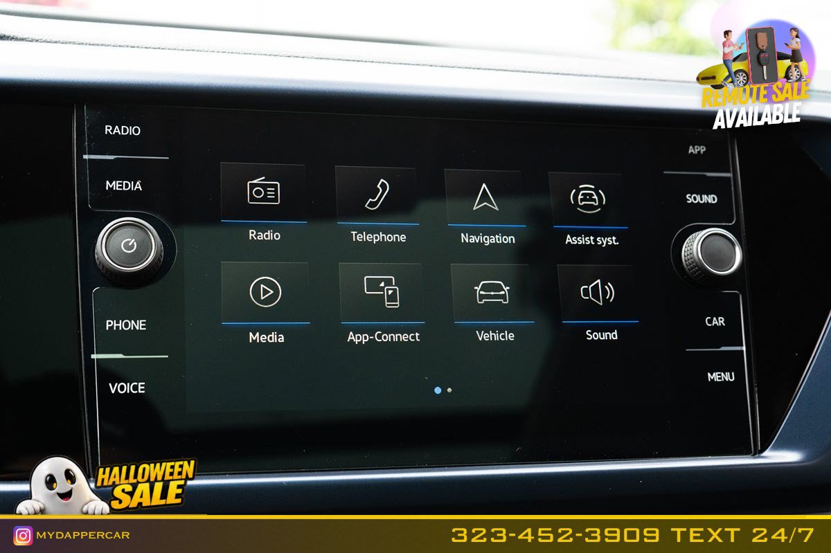 Used 2023 Volkswagen Taos SE w/ Panoramic Sunroof Package FWD image 29