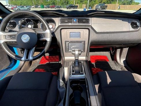 Used 2012 Ford Mustang Convertible RWD image 5