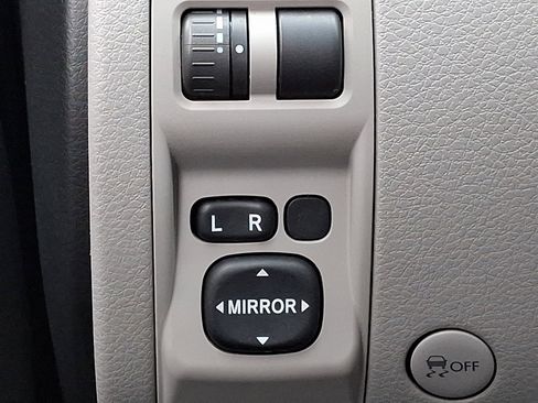 Used 2010 Subaru Forester 2.5X Limited image 25